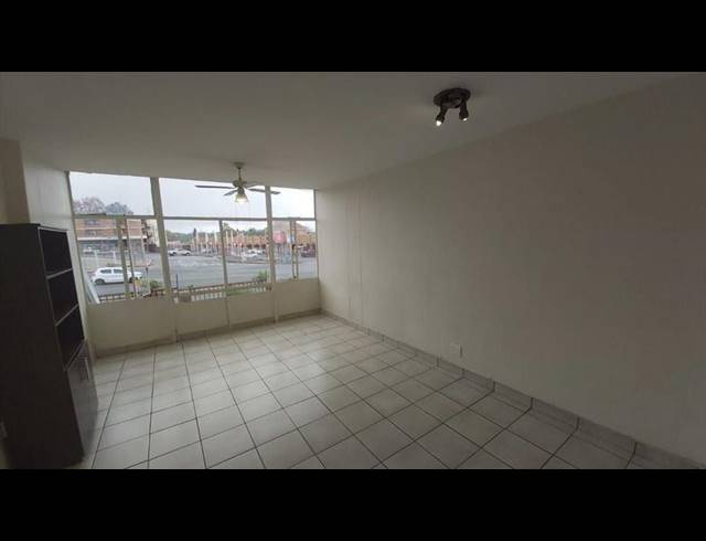 1 BEDROOM APARTMENT FOR SALE IN KEMPTON PARK EXT 05